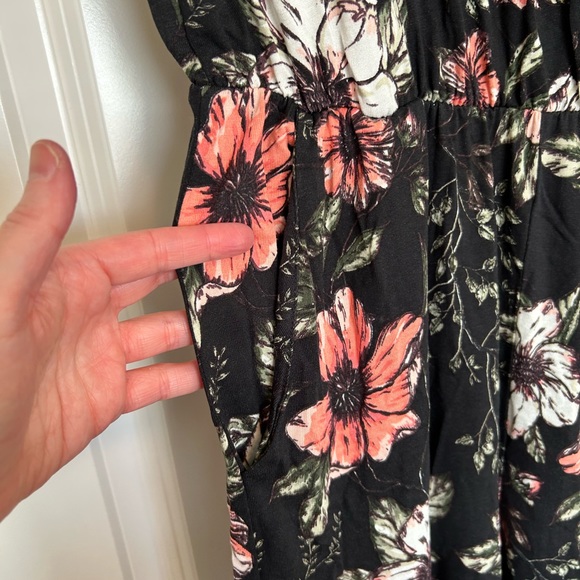 B Young romper - Picture 3 of 4